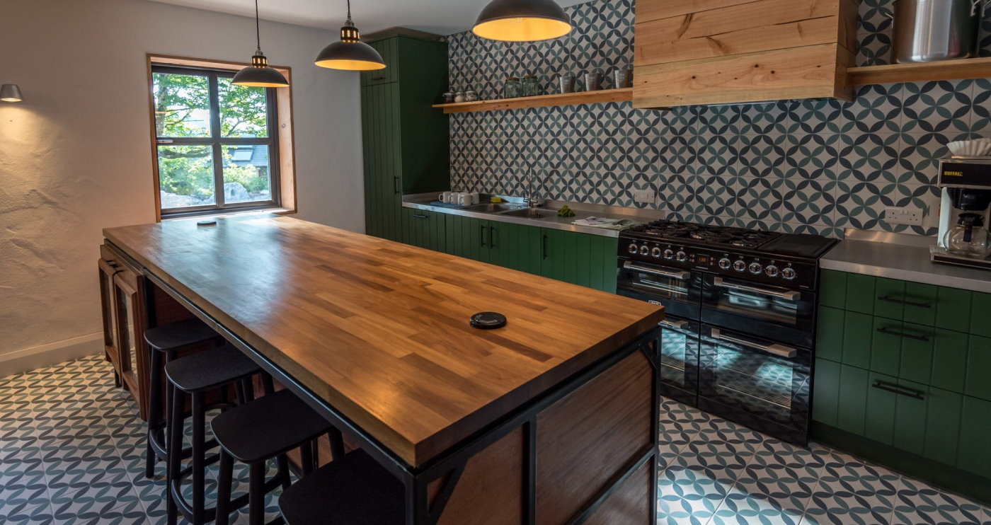 Killary Lodge - Stylish Waterfront Lodge Rental 3