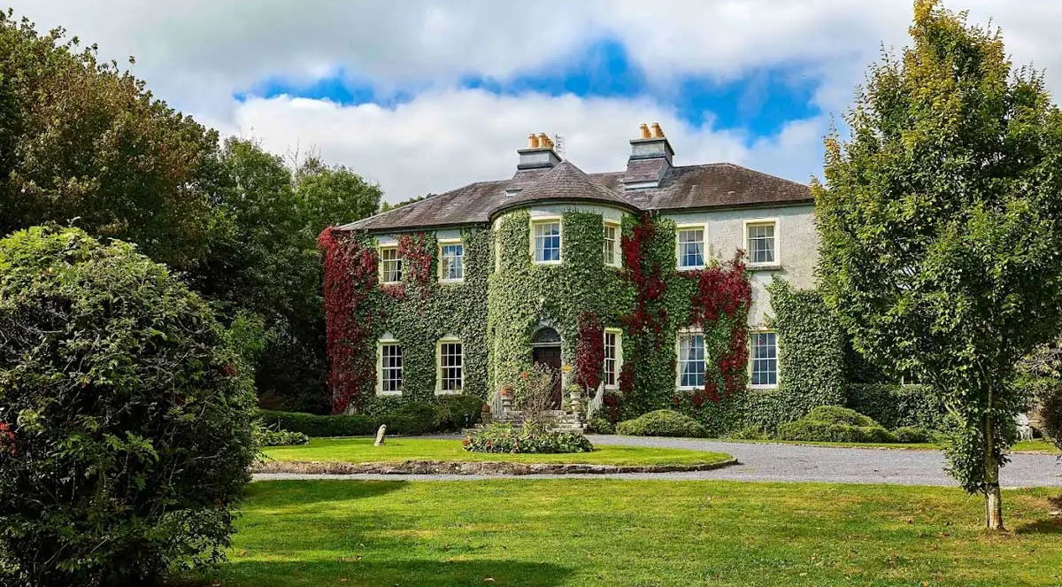 Lisdonagh House - Georgian Vacation Rental 1